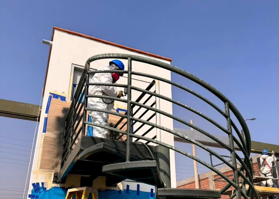 Escaleras, barandas y grating — Proyecto SUNAT